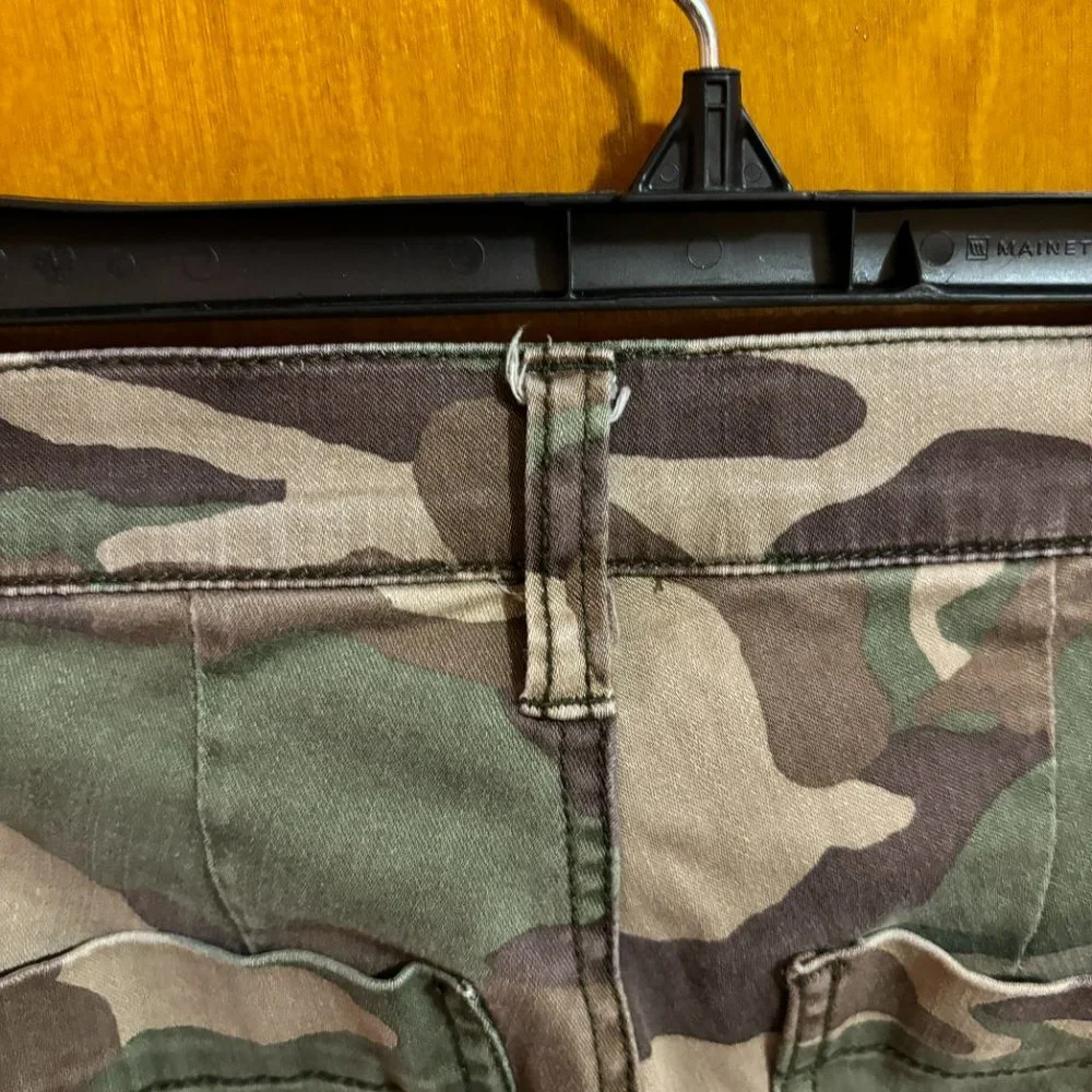 J. Crew Camo High Rise‎ Pants Vintage Straight Cargo Jeans Size Crop Leg Size 25